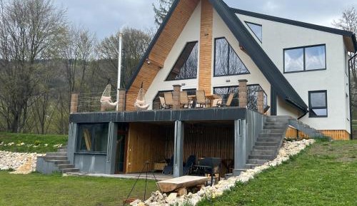 Four-Bedroom Holiday Home