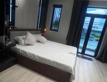 Queen Room with Balcony