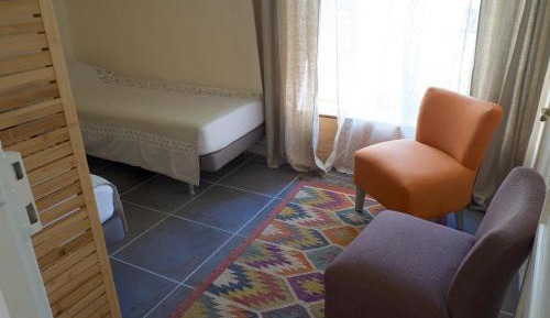 Family Room with Garden View