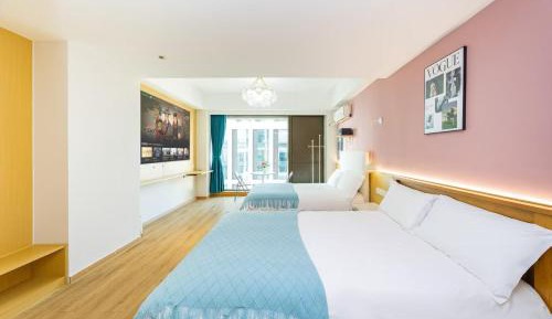 Twin Room with City View