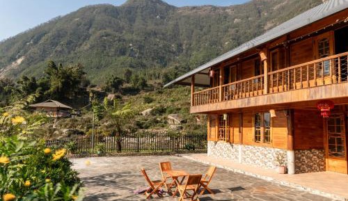Bunk Bed in Mixed Dormitory Room