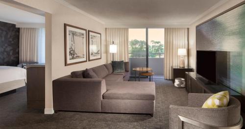 One-Bedroom Suite with Sofa Bed and Balcony