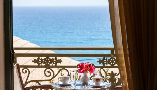 King Studio with Sofa Bed