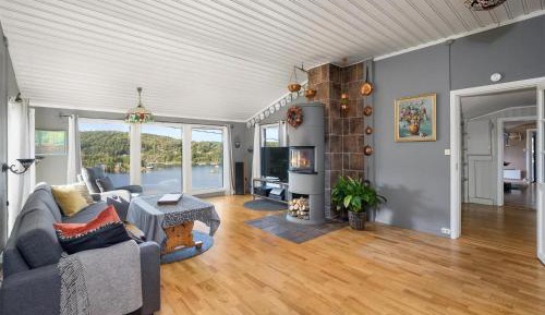 Four-Bedroom Holiday Home