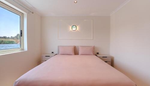 Single Room with Balcony