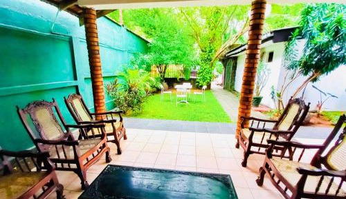 Bungalow with Garden View