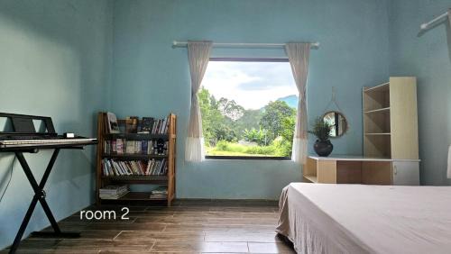 Standard Single Room with Shared Bathroom