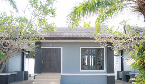 Bungalow with Sea View