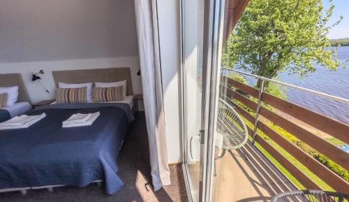 Apartment with Lake View