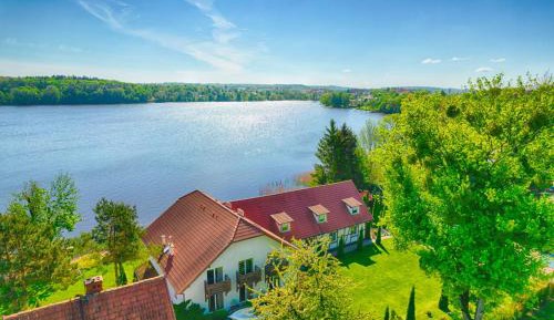 One-Bedroom Apartment with Garden