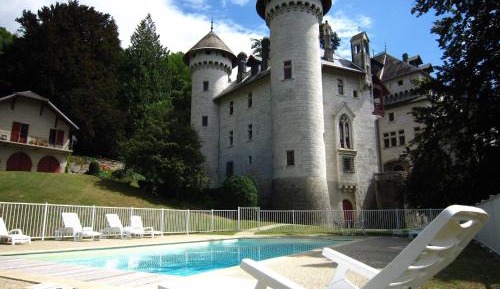 Two-Bedroom Holiday Home