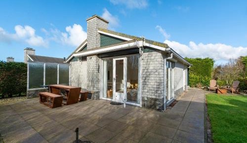 Three-Bedroom Vacation Home 