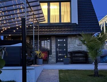 Deluxe Two-Bedroom Apartment with Garden View