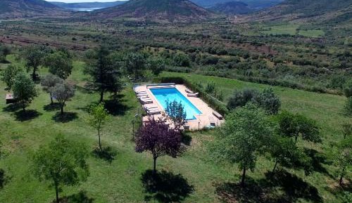 One-Bedroom Apartment with Terrace