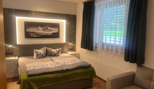 One-Bedroom Deluxe Apartment