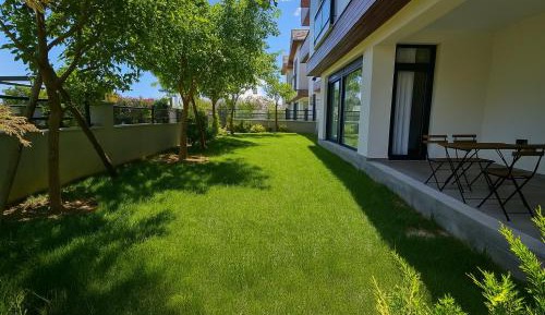Two-Bedroom Deluxe Apartment with Balcony