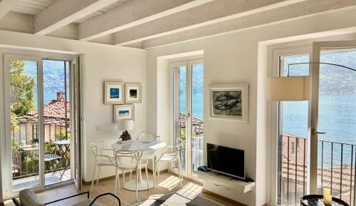 Apartment with Lake View