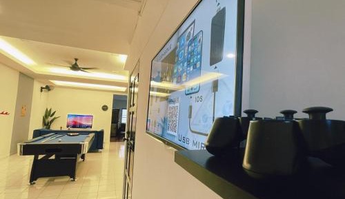 Four-Bedroom Holiday Home