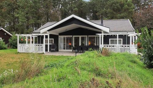 Three-Bedroom Vacation Home 