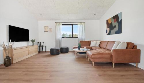 Seven-Bedroom Holiday Home