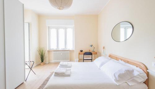 One-Bedroom Deluxe Apartment