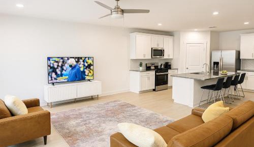 Single Room with Private Bathroom