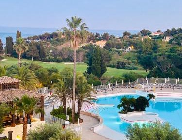 One-Bedroom Apartment with Terrace