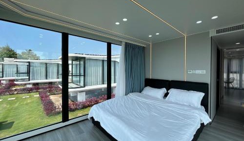 Deluxe Double Room with Balcony and Sea View