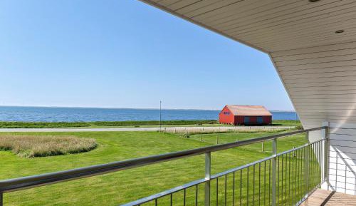 Four-Bedroom Holiday Home