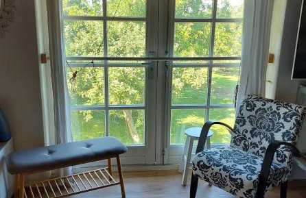 Family Room with Garden View