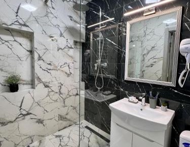 Superior One-Bedroom Apartment with Balcony