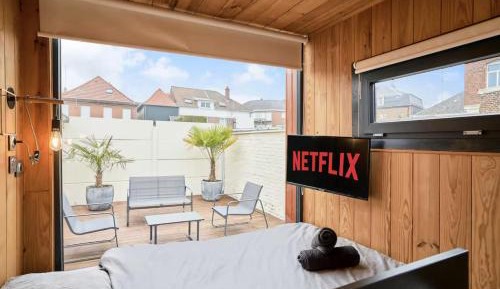 One-Bedroom Apartment with Terrace