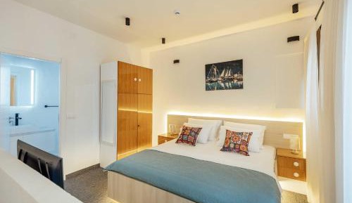 Superior Suite with Pool View