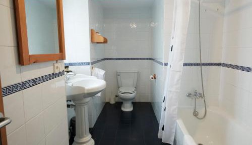 Twin Room with Private Bathroom