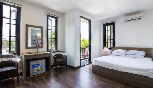 Deluxe Double Room with Balcony