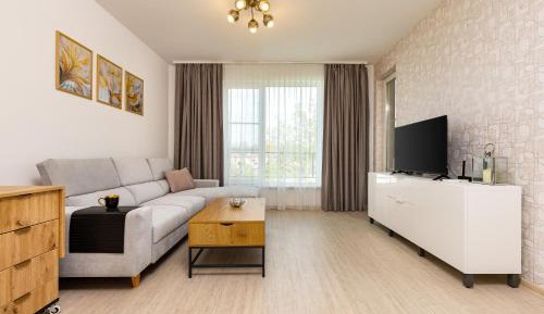 One-Bedroom Apartment with Balcony
