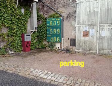 Deluxe Room (2 Adults + 1 Child)