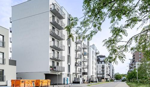 One-Bedroom Apartment with Balcony