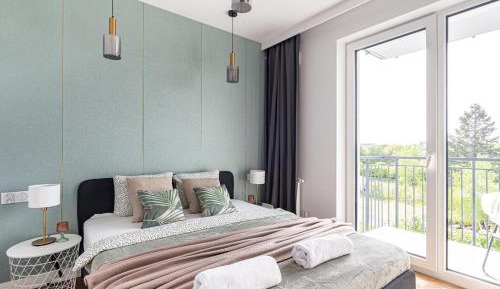 One-Bedroom Apartment with Balcony