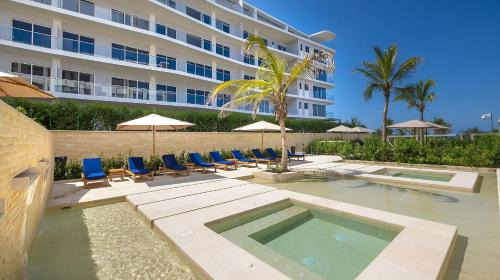 Two-Bedroom Apartment with Terrace and Sea View