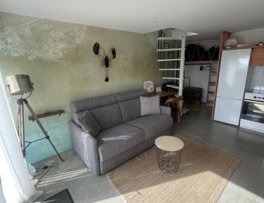Studio - Split Level