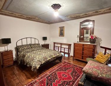 Two-Bedroom Apartment with Mountain View