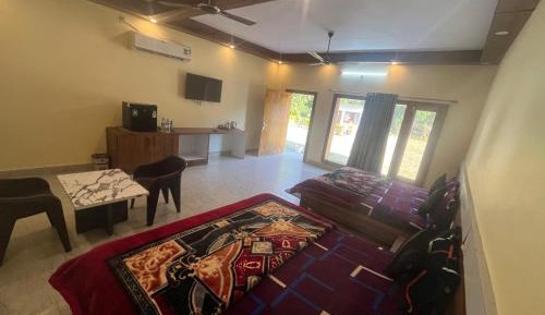 Suite with Mountain View