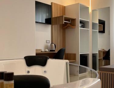 King Room with Spa Bath