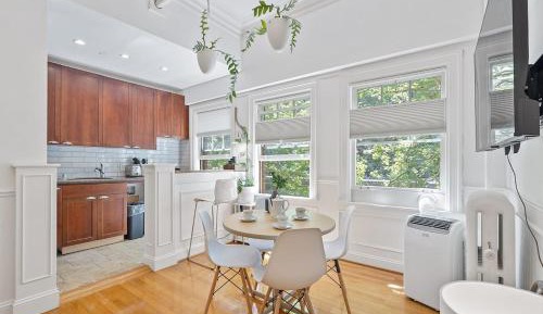 Studio Apartment with Queen Bed