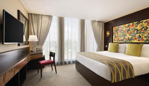 Junior Suite King, Non-Smoking - Courtyard View