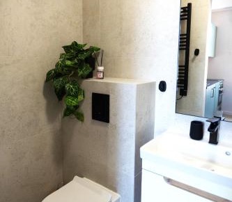 Deluxe Studio