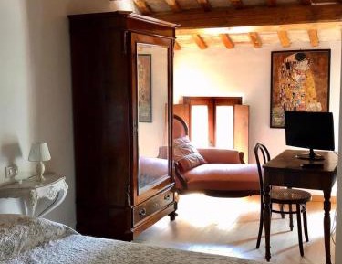 Deluxe Double Room (2 Adults + 1 Child)