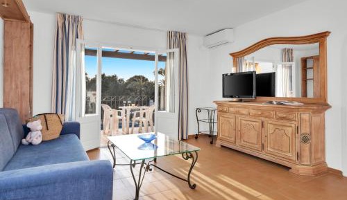 One-Bedroom Apartment (2 Adults)