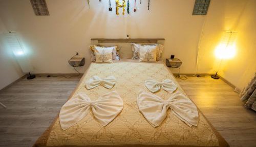 Queen Room with Garden View